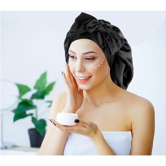 NWOT Large Satin Sleeping / Hair Protector Bonnet with Bow - Black - Picture 2 of 2